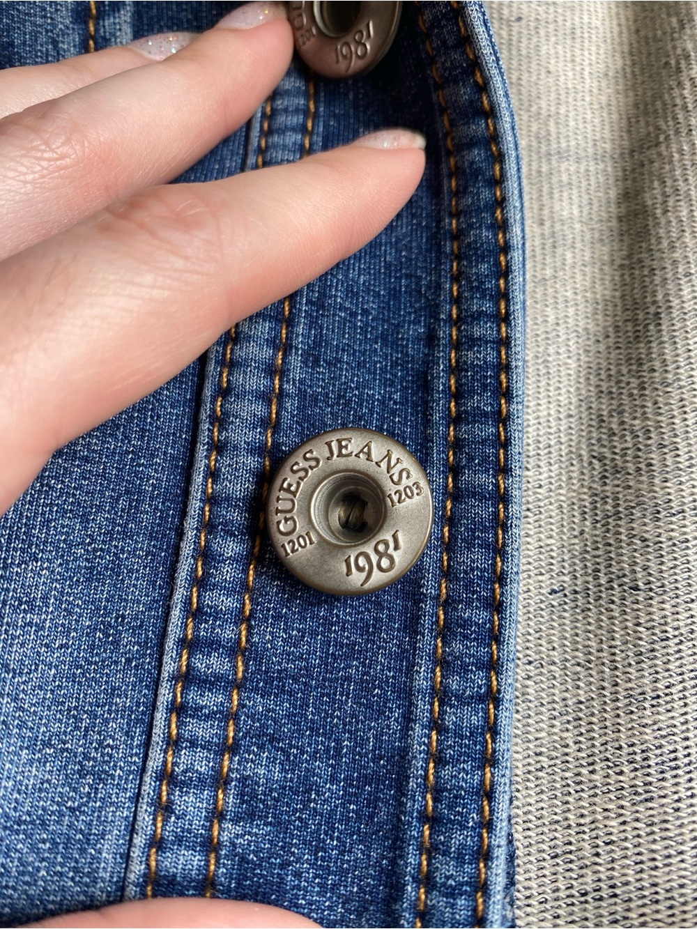 ICONIC GUESS Blue Denim Button-Front Short Sleeve Overall Dress - Picture 13 of 14